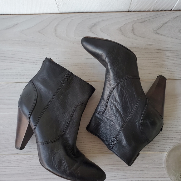 Frye Shoes - FRYE Regina heel bootie black heel zipper
